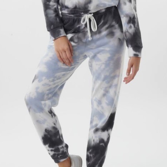 Garage tye dye sweats! - Picture 1 of 2